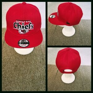 KANSAS CITY CHIEFS NFL FOOTBALL SNAPBACK HAT.